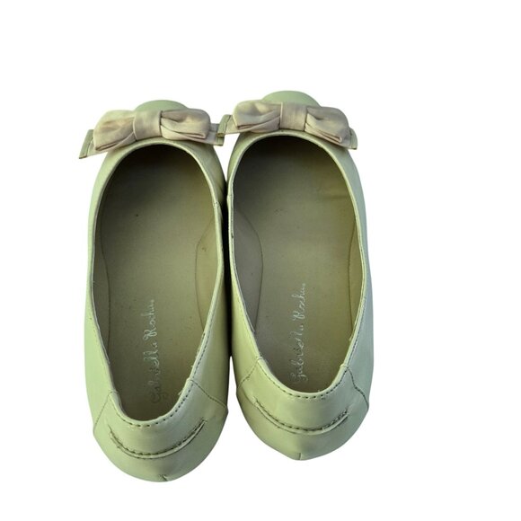 Gabriella Rocha Cream Faux Patent Leather Bow Detail True Baker Flats Size 7.5W - Picture 5 of 10